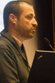 Samuel Pouplin, ergothérapeute au sein de la Plateforme nouvelles technologies de l'Hôpital Raymond-Poincaré à Garches